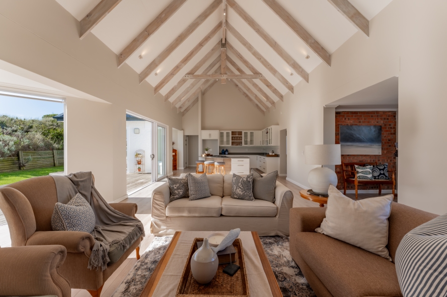 To Let 4 Bedroom Property for Rent in St Francis Links Eastern Cape